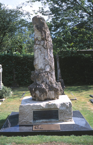 Wallace's grave restored. Copyright G. W. Beccaloni